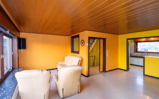 Te renoveren rijwoning met ontzettend veel potentieel op absolute toplocatie