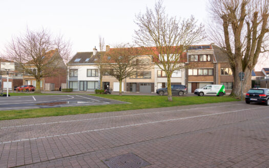 Te renoveren rijwoning met ontzettend veel potentieel op absolute toplocatie